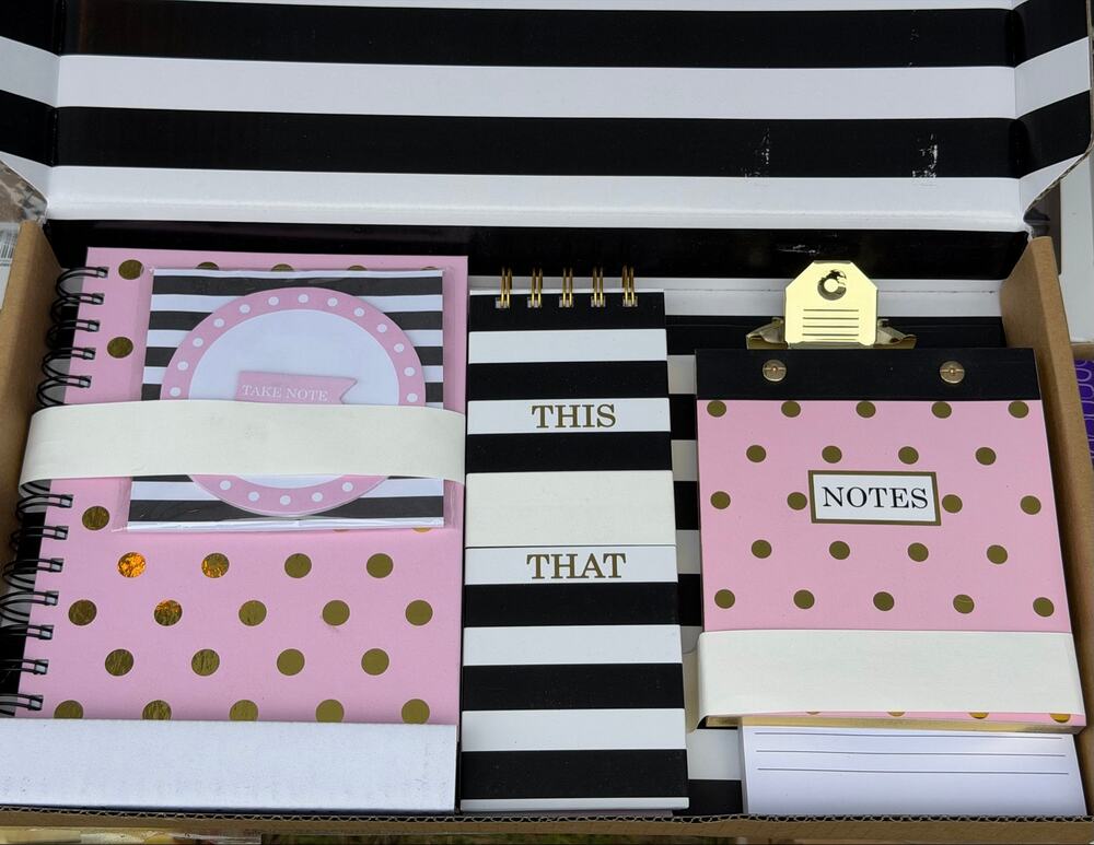 Pen & Gear 8 piece pink and black stationary set